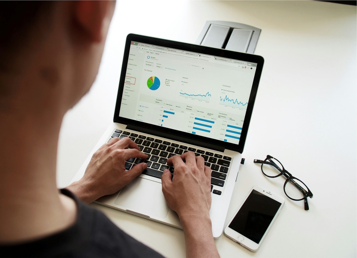 Como proteger dados corporativos com tecnologia avançada
